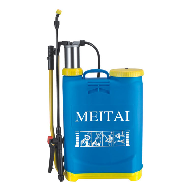 Plastic sprayers