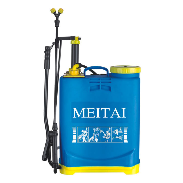 Plastic sprayers
