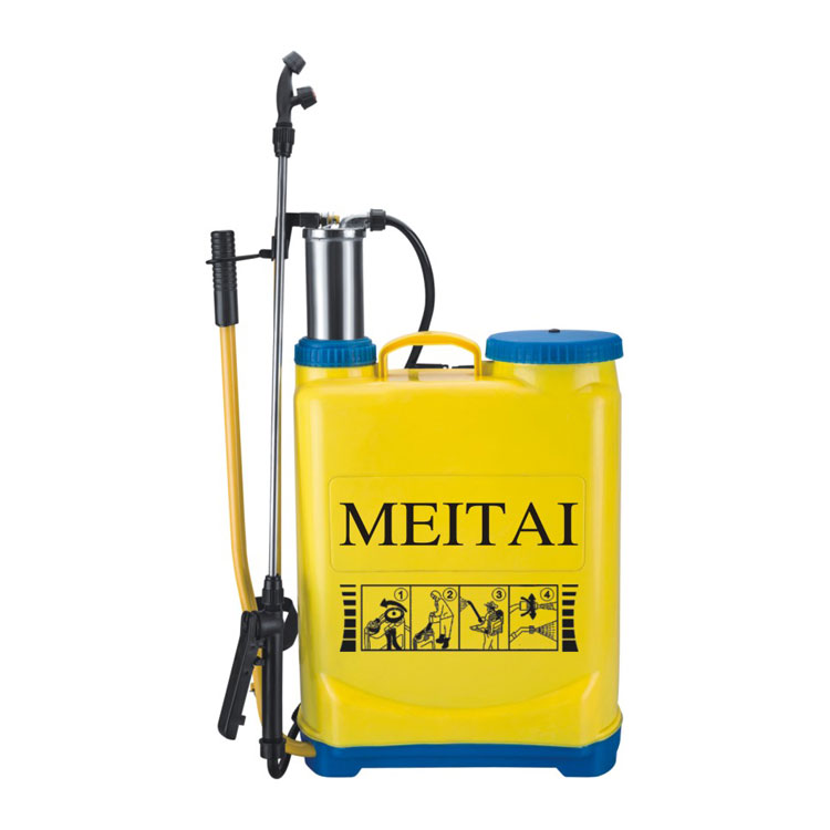 Plastic sprayers