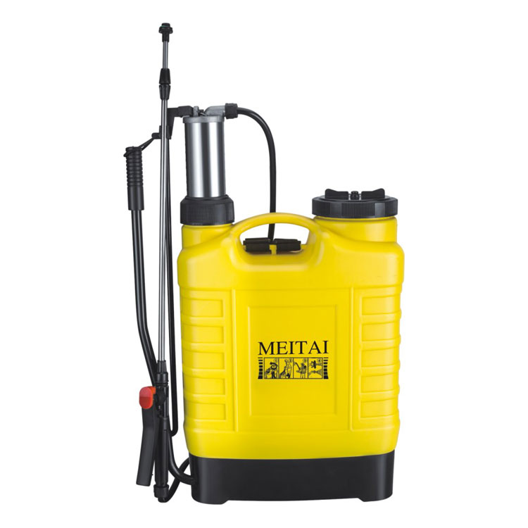 Plastic sprayers