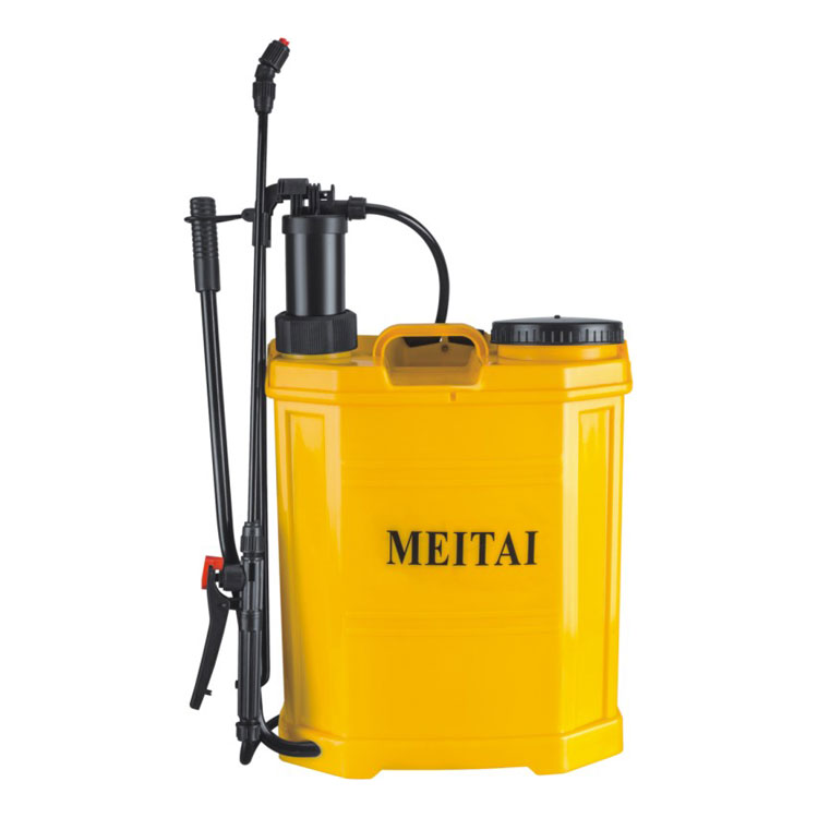 Plastic sprayers