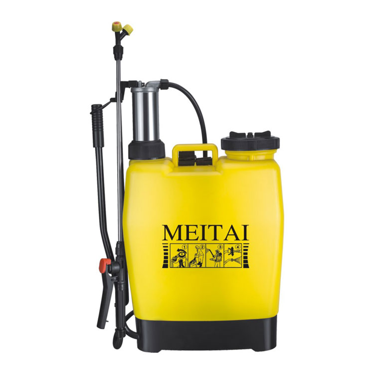 Plastic sprayers